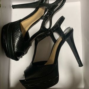 Gianni Bini Rylan Platform Sandal